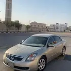 للبيع سيارة التيما 2009 اللوحه شبه مميزه مفحوص ومجدد