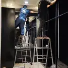 متخصصين فى اعمال الديكورات الخشبيه والاثاث