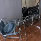 عربيه وكرسي وعكاز