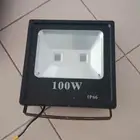 كشافات وإضاءات للبيع