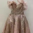 فستان ومسكه للبيع
