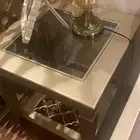 كنب للبيع بالطاولات