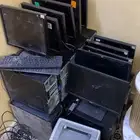 شاشات كبيوتر كبير وصغير