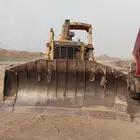 بلدوزر Komatsu مكينه زرقا شرط بدي محركات للبيع