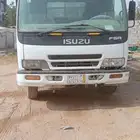 شاحنة لوري ايسوزو مفحوص و مجدد صندوق كبير و نظيف