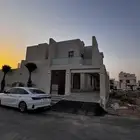 فيلا فاخرة للبيع بحي الشاطى قريبة من البحر