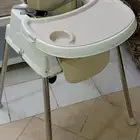 طاولة طعام اطفال