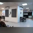 موقع مطعم للتقبيل مع المعدات