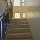 ابواب حديد وسلم درج ويوجد لدي شبابيك المنيو