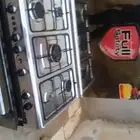 غاز للبيع خمسه عيون وفرن شبه جديد