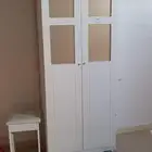 دولاب ملابس نظيف جدا