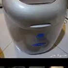 صانعة الثلج حجم كبير نظيفة جدا خالية من العيوب