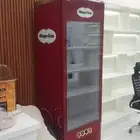 ثلاجه تجميد نظيفه على الشرط ما قد تغير فيها مسمار