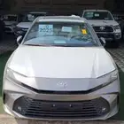 تويوتا كامري بنزين LE لون اسود سعودي موديل 2025