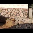 مبني حجر كبير وسغير