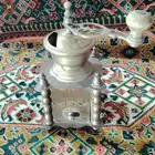 مطحنه قهوه صناعه اروبيه قديمة من نحاس