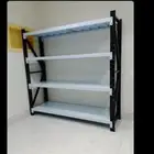 رفوف التخزين