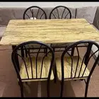 طاولت طعام