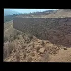 بوكلين لقص الاراضي وبناالحجر
