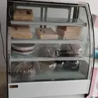 ثلاجة عرض حلويات للبيع