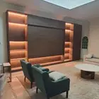 خزائن ملابس ومكتبات تلفزيون ومطابخ