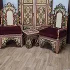 كراسي وطاولة وقنصلية رسم يدوي عجمي