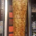 معلم شاورما ومعجنات