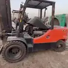 رافعه شوكيه دوسان 5 طن للبيع