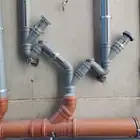 فني سباك
