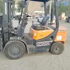 رافعه شوكية ثلاثة طن للايجار اليومي الشهري