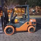 فوركلفت رافعات شوكيه الإيجار اليومي وشهري والمشاوير