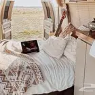 فان رحلات م خ ت ل ف