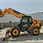 رافعات شوكيه وكرينات وجي سي بي وببكات ومان لفت للايجار