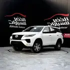 تويوتا فورتشنر بنزين 2025 لدى شركة عبدالمجيد الخضر
