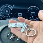 ميداليه مفاتيح بالاسم مع رقم لوحه السياره تصميم انيق