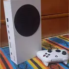 اكس بوكس للبيع مع يدين وكيبورد وماوس 512 الذاكره