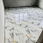 تلياس وبلاط عمالة هندية