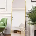 مراة ارضية مقوسة بحجم كبير وسط
