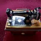 مكينة خياطة قديمه