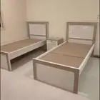 سرير خشب