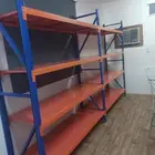 رفوف للبيع