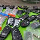 محل مفاتيح برمجه جميع انواع الريموتات وفتح سيارات وخزنات