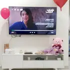 طاولة تلفاز وكرسي قيمنق وطاولة تلفاز