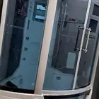 جاكوزي مع غرفة ساونا