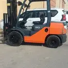 للإيجار رافعة روافع شوكية اجار شهري يومي سنوي جميع الأحجام