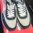 للبيع  مستعمل قليلا (حذاء جديد تقريبا)