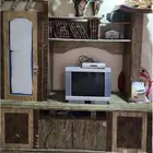 دولاب كتب و تلفاز