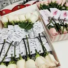 توزيعات ورد الجوري مع الكرت