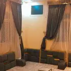 فرشه و لباد وكنب وستارتين و طاوله