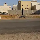 للبيع نص قطعه بمخطط الرياض شارع 25 متر شمالي